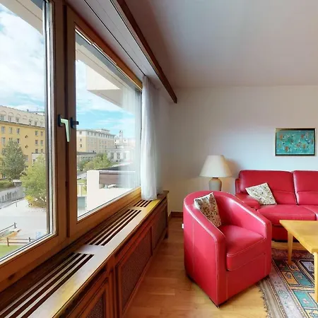 Suot Brattas 21 アパート *